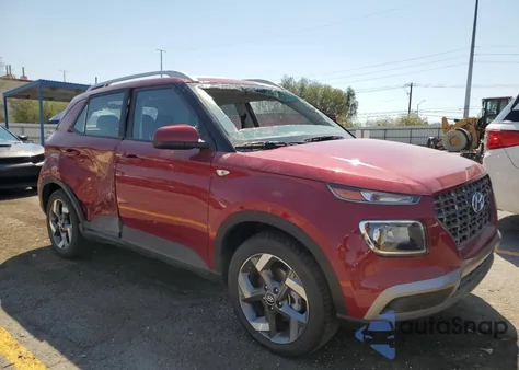 2025 Hyundai Venue Sel z USA, uszkodzony, nr VIN KMHRC8A33SU355631